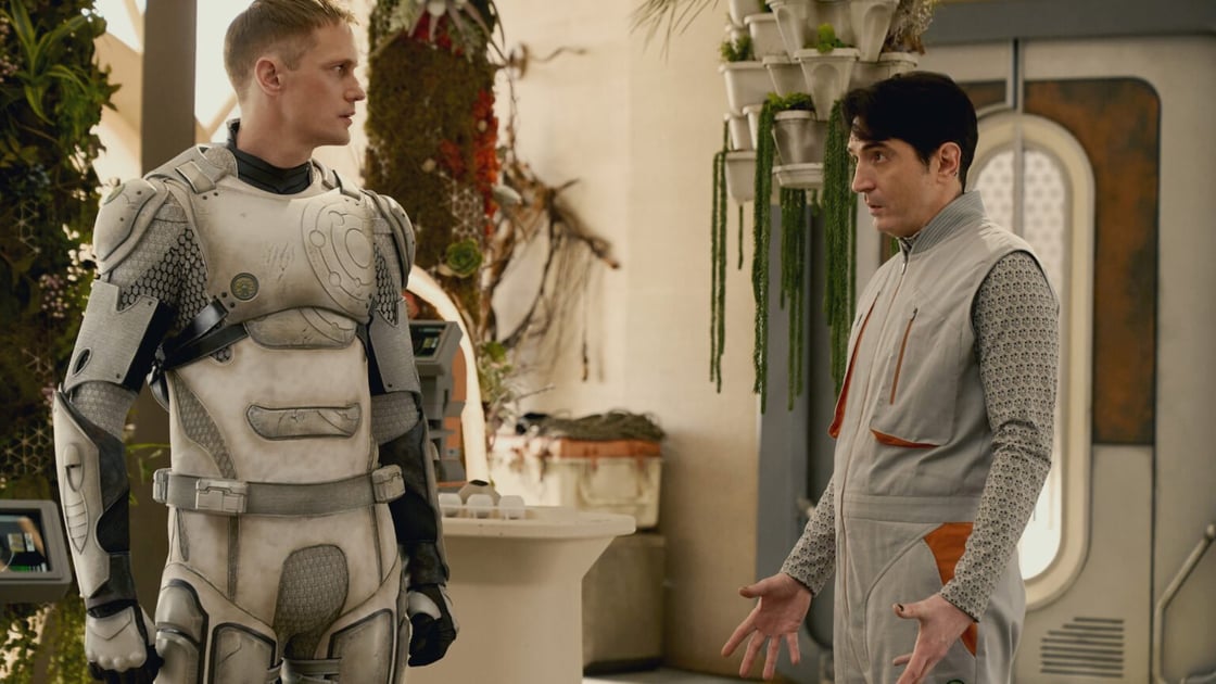 Murderbot and Gurathin looking at each other awkwardly in Murderbot series premiere